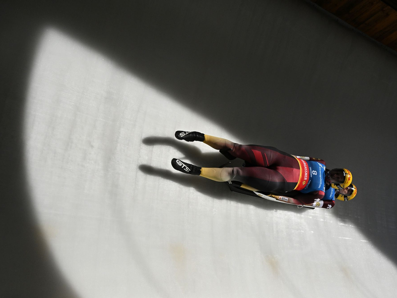 Dajana Eitberger und Saskia Schirmer waren beim Rodel-Weltcup in Oberhof die Schnellsten. - Foto: Martin Schutt/dpa