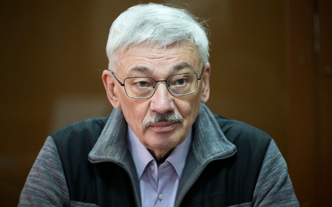 Oleg Orlow von der mit dem Friedensnobelpreis ausgezeichneten Menschenrechtsorganisation Memorial. - Foto: Alexander Zemlianichenko/AP