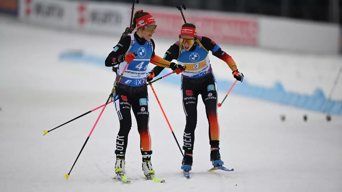 Die deutschen Frauen um Vanessa Voigt (r) und Sophia Schneider holten sich in der Staffel WM-Bronze. - Bild: Hendrik Schmidt/dpa