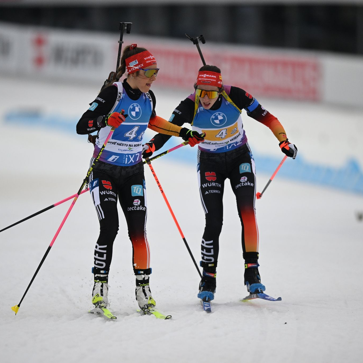 Die deutschen Frauen um Vanessa Voigt (r) und Sophia Schneider holten sich in der Staffel WM-Bronze. - Foto: Hendrik Schmidt/dpa