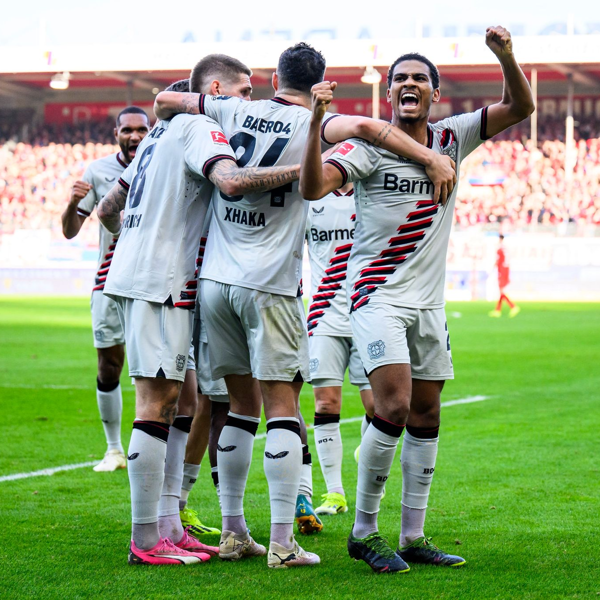 Leverkusen festigte durch den Sieg in Heidenheim die Tabellenführung. - Foto: Tom Weller/dpa