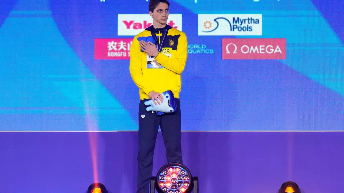 Gewinnt bei der Schwimm-WM in Doha die Goldmedaille über 50 Meter Freistil: Wladyslaw Buchow. - Bild: Hassan Ammar/AP