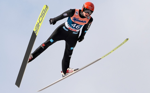 Belegt als bester deutscher Springer in Sapporo den zwölften Platz: Karl Geiger. - Foto: Robert F. Bukaty/AP/dpa