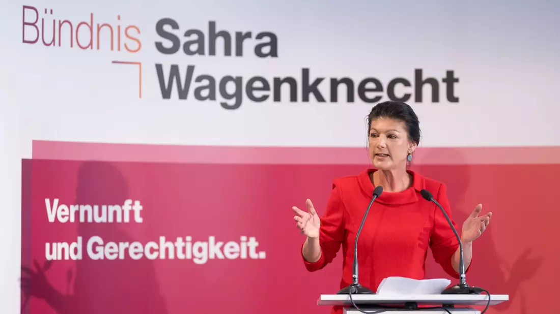 «Dieser kriegsbesoffene Antrag bedeutet eine neue Eskalationsstufe und eine wirkliche Gefahr für unser Land», sagt Sahra Wagenknecht. - Bild: Lukas Barth/dpa