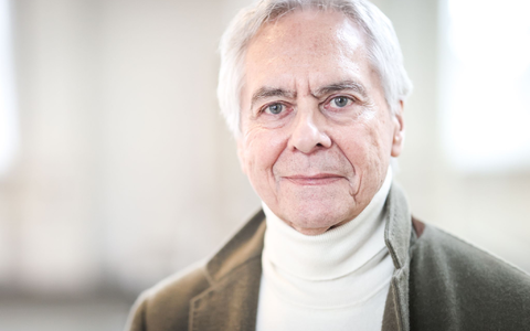 John Neumeier sorgt sich um eine mögliche Wiederwahl von Donald Trump. - Foto: Christian Charisius/dpa