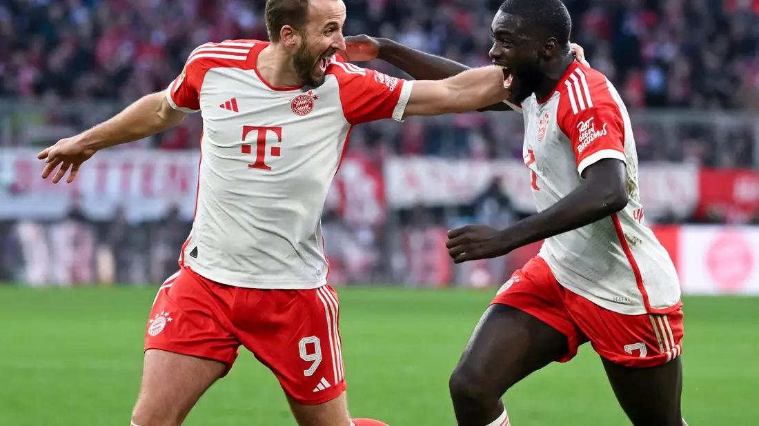 Harry Kane und Dayot Upamecano wollen in Bochum schwierige Tage hinter sich lassen. - Bild: Sven Hoppe/dpa