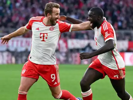 Harry Kane und Dayot Upamecano wollen in Bochum schwierige Tage hinter sich lassen. - Foto: Sven Hoppe/dpa