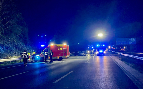 FW-RE: Einsatzreiche Samstagnacht - schwerer Verkehrsunfall auf der BAB 2 - Foto: presseportal.de
