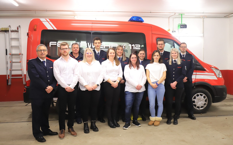 FW-KLE: Suche nach Vorbildern war erfolgreich: Blaulichtbande findet neue Betreuer:innen - Foto: presseportal.de