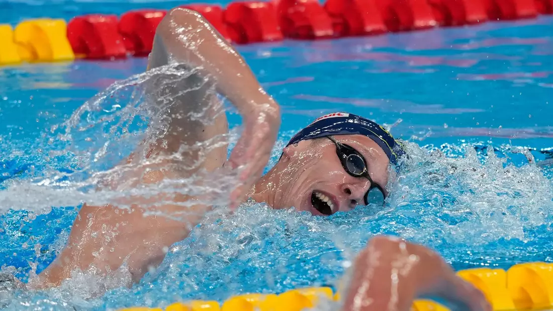 Gewann zum Abschluss der WM über 1500 Meter Freistil Silber: Florian Wellbrock. - Bild: Lee Jin-man/AP/dpa