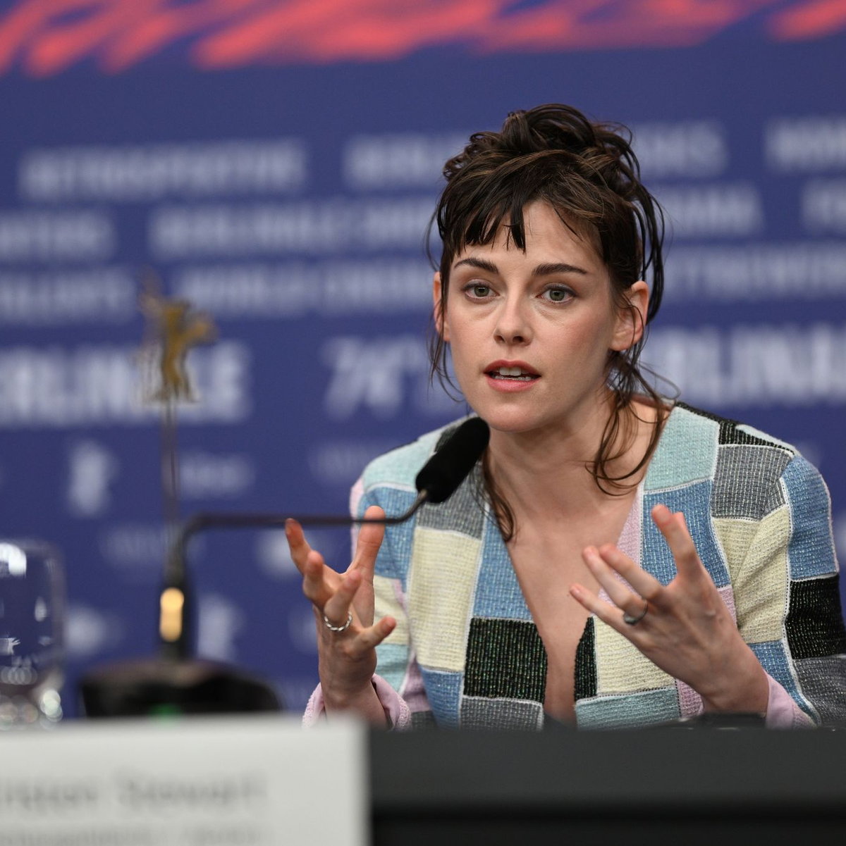 US-Schauspielerin Kristen Stewart stellte auf der Berlinale den Film «Love Lies Bleeding» vor. - Foto: Jens Kalaene/dpa