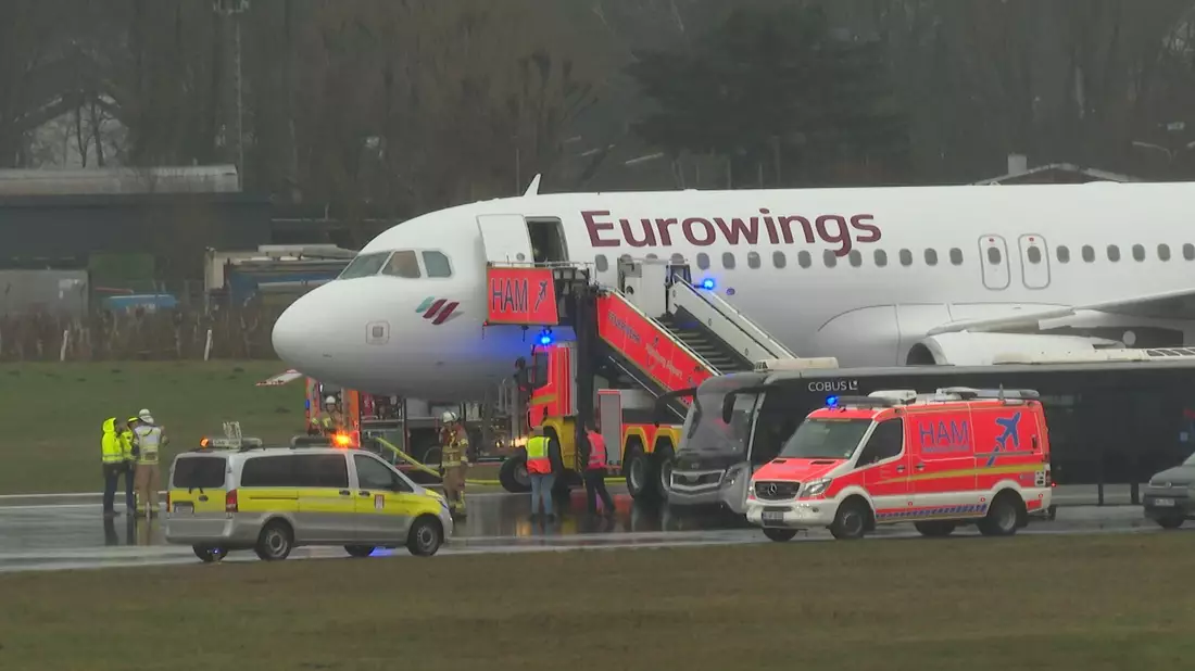 Bei der Landung eines Flugzeugs am Hamburger Flughafen sind nach Polizeiangaben zwei Reifen geplatzt. - Bild: Steven Hutchings/TNN/dpa