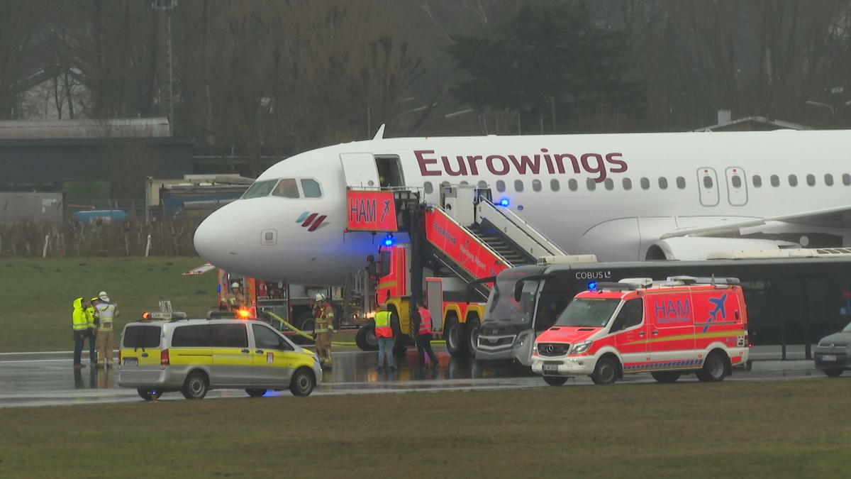 Bei der Landung eines Flugzeugs am Hamburger Flughafen sind nach Polizeiangaben zwei Reifen geplatzt. - Foto: Steven Hutchings/TNN/dpa