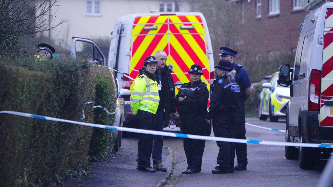 Wegen des Tods dreier Kinder in der englischen Stadt Bristol steht eine Frau unter Mordverdacht. - Bild: Ben Birchall/PA Wire/dpa