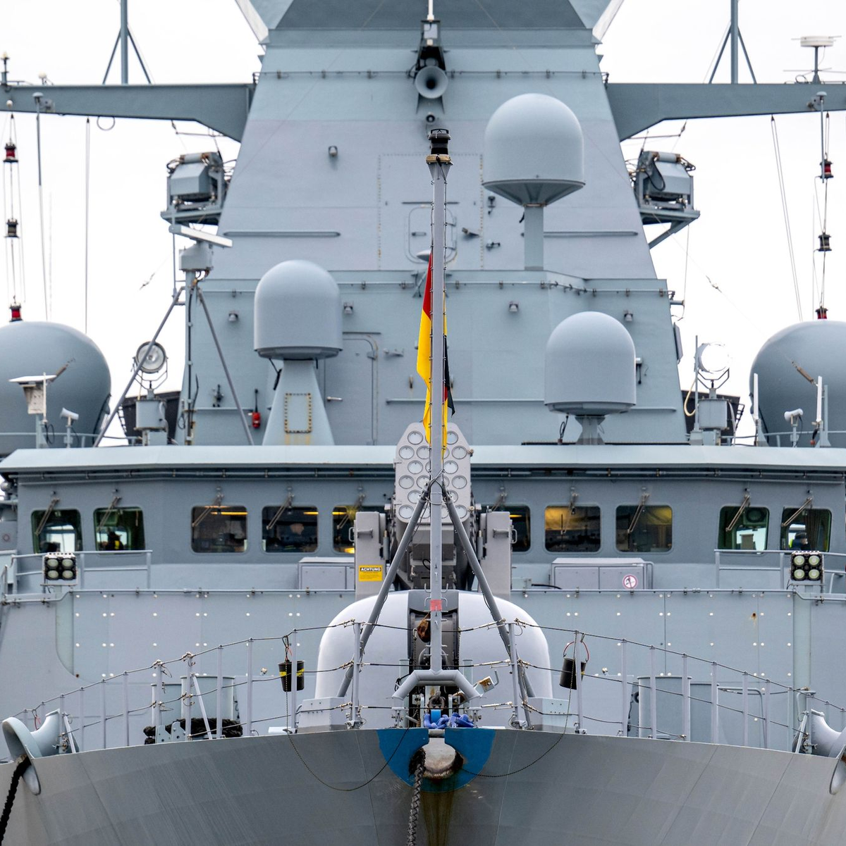 Es war der erste scharfe Waffeneinsatz der Deutschen Marine in dem am Freitag begonnenen Einsatz. - Foto: Sina Schuldt/dpa