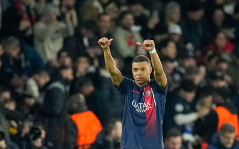 Kylian Mbappé soll einen Vertrag bei Real Madrid unterschrieben haben. - Foto: Christophe Ena/AP/dpa