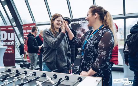 Karriere Kick in Gelsenkirchen: Rehazentrum Come Back GmbH fördert gesundes Arbeitsleben durch innovatives Event - Foto: presseportal.de