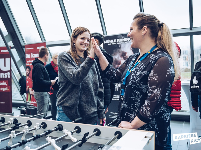 Karriere Kick in Gelsenkirchen: Rehazentrum Come Back GmbH fördert gesundes Arbeitsleben durch innovatives Event - Foto: presseportal.de