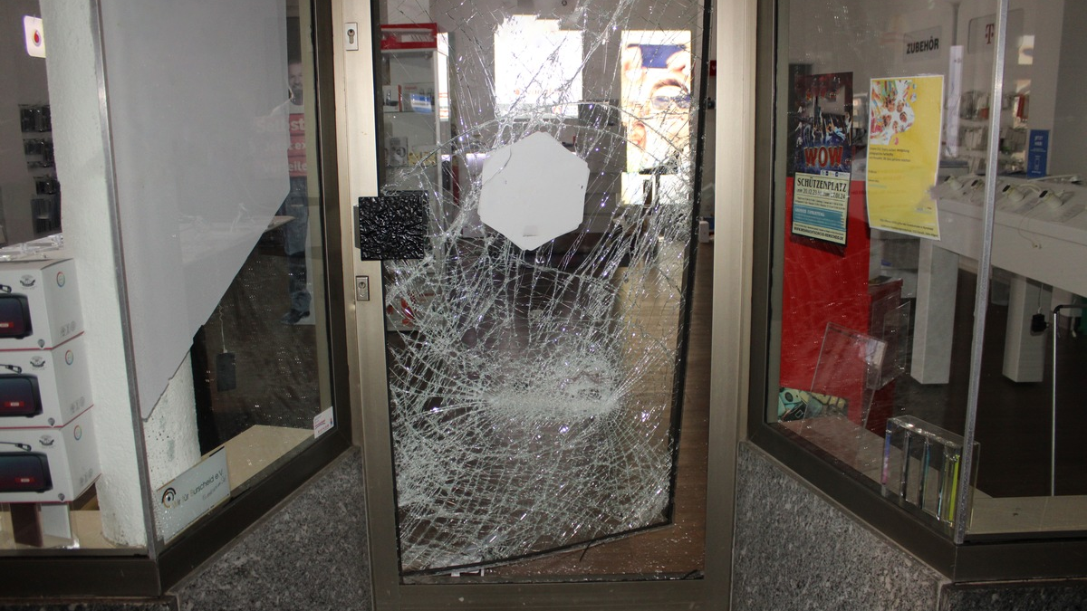 POL-RBK: Burscheid - Einbruch in Handyladen - Foto: presseportal.de
