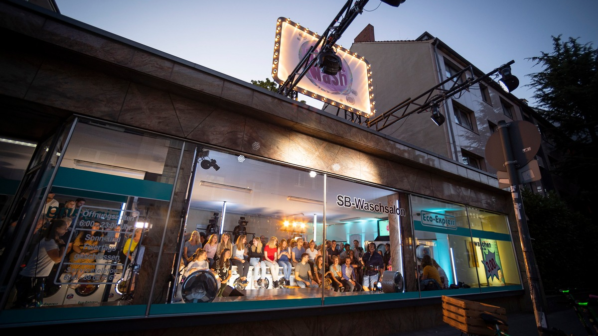 Es darf gelacht werden bei RTLZWEI / Kult-Comedy-Sendung 