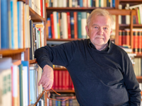 «Kafka. Um sein Leben schreiben» ist das neue Buch von Rüdiger Safranski. - Foto: Patrick Seeger/dpa