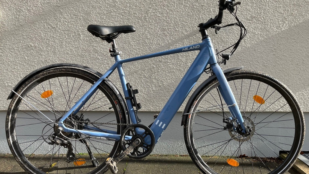 POL-HK: Kirchboitzen: Unbefugter Gebrauch eines Traktors - Wer kennt dieses Fahrrad? - Foto: presseportal.de