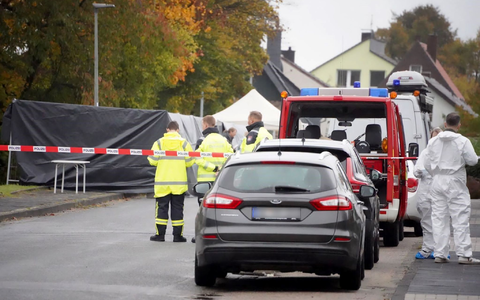 Ermittler am Fundort der Leiche in Horn-Bad Meinberg Ende Oktober 2023. - Foto: Christian Müller/Westfalennews/dpa Ermittler am Fundort der Leiche in Horn-Bad Meinberg Ende Oktober 2023. - Foto: Christian Müller/Westfalennews/dpa