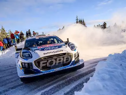 Sicheres Podestergebnis für Adrien Fourmaux/Alexandre Coria im Ford Puma Hybrid Rally1 bei der Rallye Schweden - Foto: presseportal.de