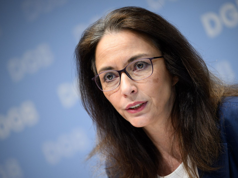 Yasmin Fahimi fordert, dass auch Beamte, Selbstständige und Politiker in die Rentenversicherung einzahlen müssen. - Foto: Bernd von Jutrczenka/dpa