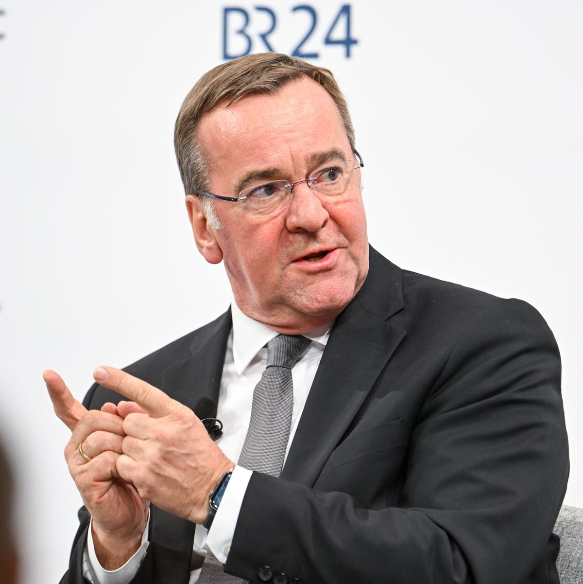 Es ist der erste Auslandseinsatz der Bundeswehr, den Boris Pistorius als Verteidigungsminister zu verantworten hat. - Foto: Tobias Hase/dpa