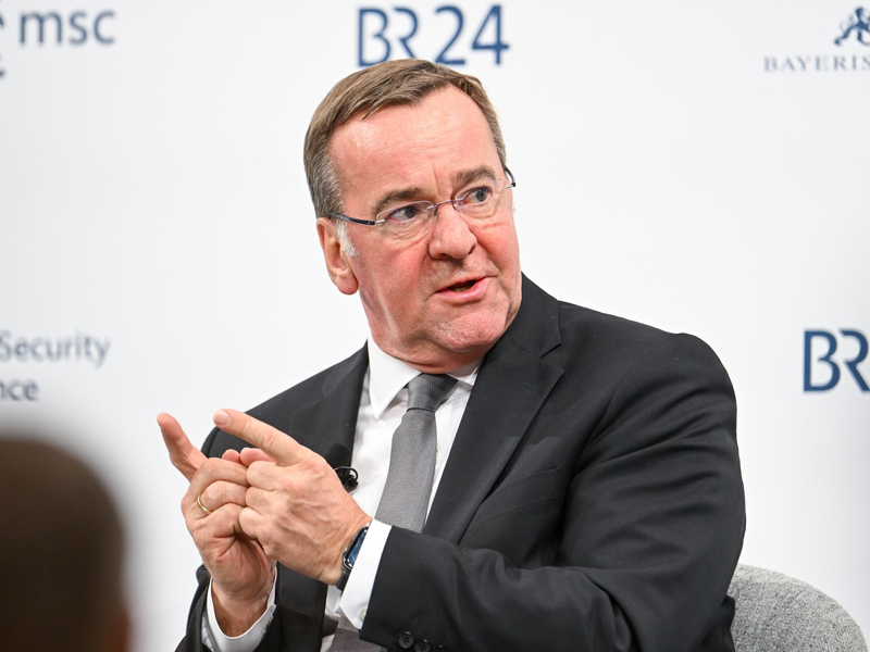 Es ist der erste Auslandseinsatz der Bundeswehr, den Boris Pistorius als Verteidigungsminister zu verantworten hat. - Foto: Tobias Hase/dpa