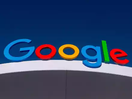 In der Sammelklage ging es um Daten, die zu Google von anderen Websites und Diensten gelangten. (Archivbild) - Foto: Andrej Sokolow/dpa