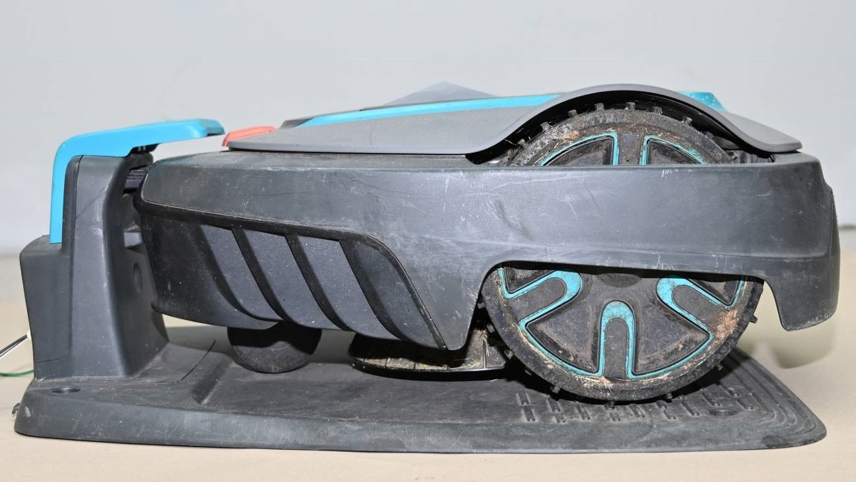 POL-PB: Besitzer eines Mähroboters gesucht - Foto: presseportal.de