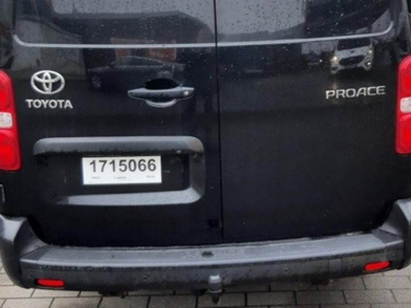 BPOL-FL: Handewitt - Klebekennzeichen abgelaufen; Führerschein ausgeschrieben - Foto: presseportal.de