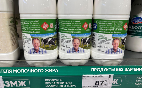 Der Milchproduzent Stefan Dürr ist seit Jahrzehnten in Russland tätig. Man sieht sein Foto auf vielen Verpackungen von Molkereiprodukten. 
(Archivbild) - Foto: Ulf Mauder/dpa