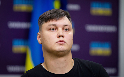 Ein übergelaufener russischer Pilot während einer Pressekonferenz im September in Kiew. - Foto: -/Ukrinform/dpa