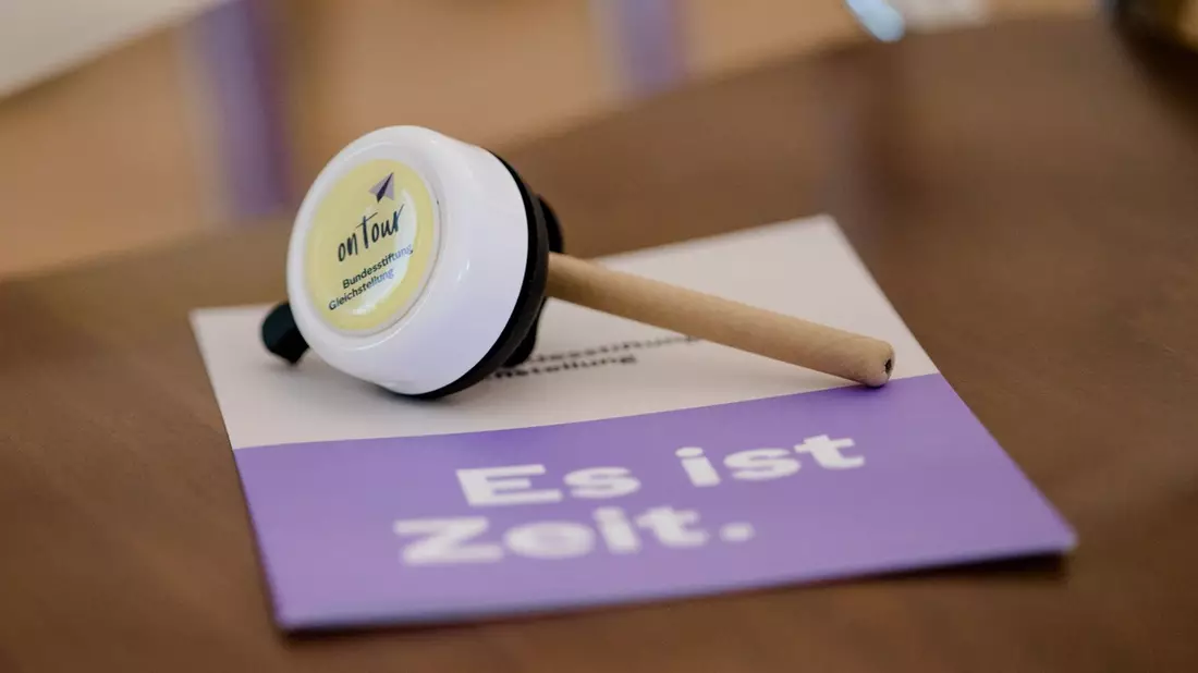 Es ist Zeit für eine gerechte Zeitpolitik / Einladung zum Foto- und Interviewtermin am Equal Care Day - Bild: presseportal.de