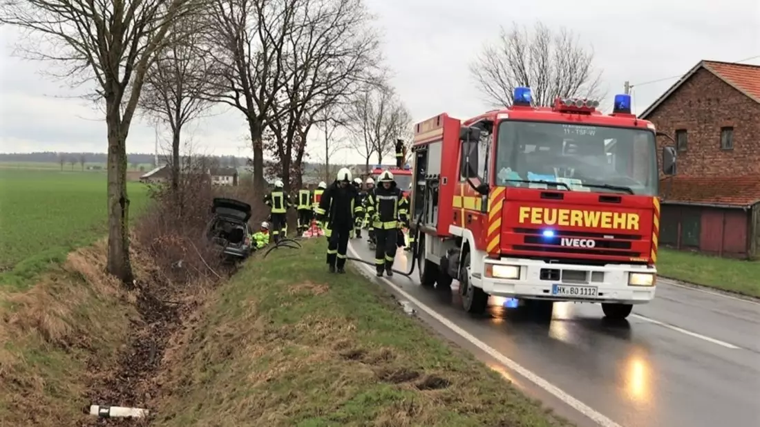 POL-HX: Auto gerät in den Straßengraben - Bild: presseportal.de