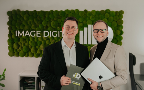 Als Gewinner durch die Krise: Tim Hennig und Christian SchÀfer von Image Digital zeigen, wie Unternehmen die kommenden Turbulenzen durchstehen und gestÀrkt daraus hervorgehen - Foto: presseportal.de Als Gewinner durch die Krise: Tim Hennig und Christian SchÀfer von Image Digital zeigen, wie Unternehmen die kommenden Turbulenzen durchstehen und gestÀrkt daraus hervorgehen - Foto: presseportal.de