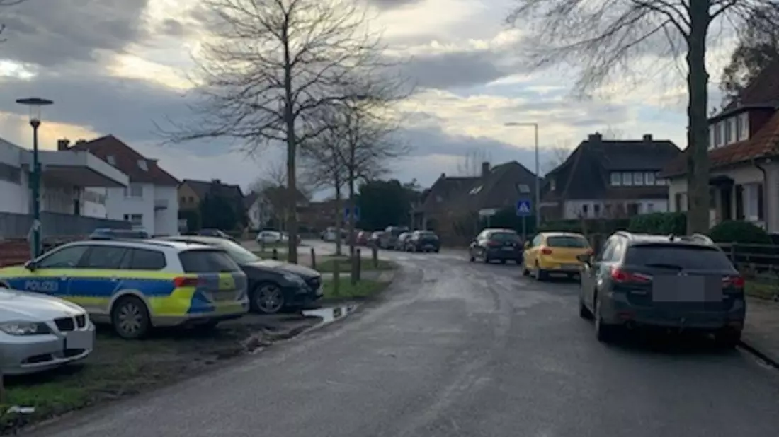 POL-HM: Verkehrsunfallflucht - Polizei sucht Zeugen - Bild: presseportal.de