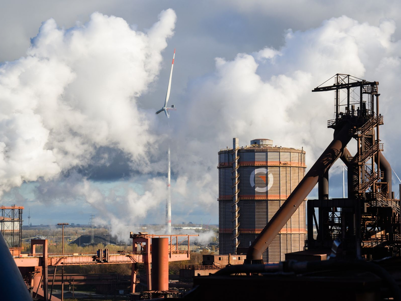 Beim Stahlkonzern Salzgitter sorgen mögliche Übernahmepläne seit Wochen für Unruhe. - Foto: Julian Stratenschulte/dpa