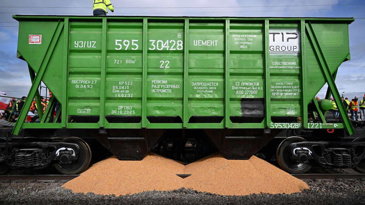 Protest der Landwirte auf den Bahngleisen am Grenzübergang zur Ukraine in Medyka. - Foto: Darek Delmanowicz/PAP/dpa
