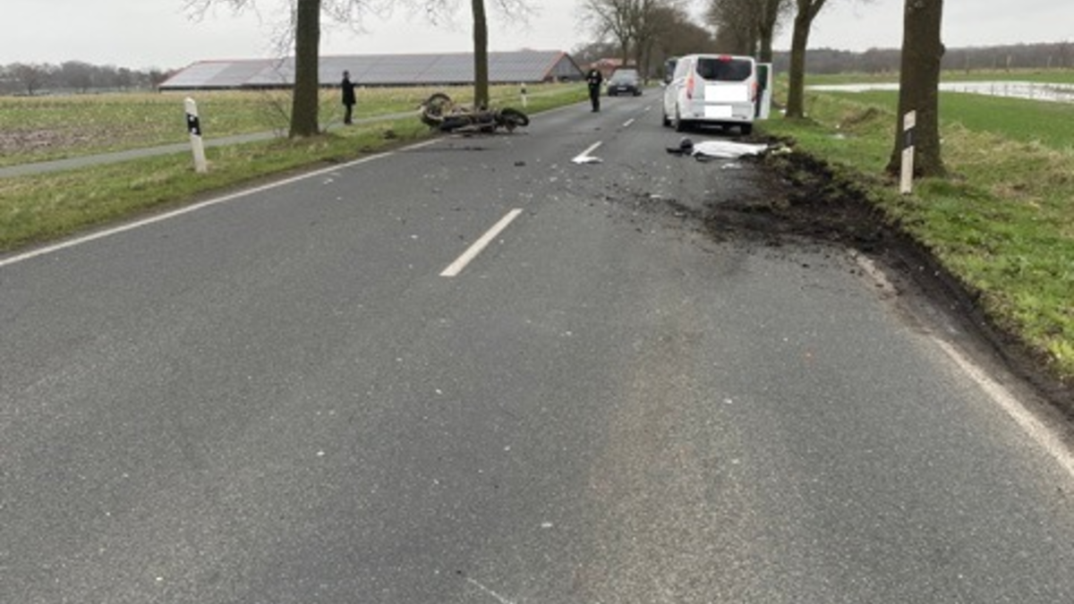 POL-CUX: Schwerer Verkehrsunfall zwischen Bramstedt und Bokel - Motorradfahrer verstirbt noch an der Unfallstelle (Lichtbild in der Anlage) - Foto: presseportal.de