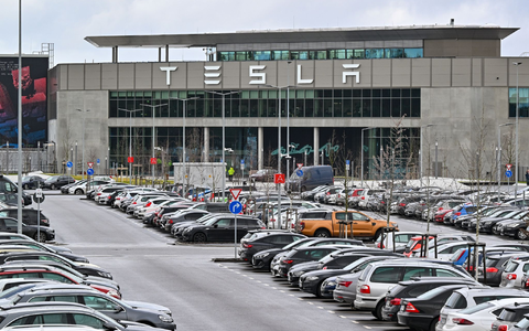 Im brandenburgischen Grünheide gab es eine Bürgerbefragung über die Pläne des Autobauers Tesla zur Erweiterung des Fabrikgeländes. - Foto: Patrick Pleul/dpa Im brandenburgischen Grünheide gab es eine Bürgerbefragung über die Pläne des Autobauers Tesla zur Erweiterung des Fabrikgeländes. - Foto: Patrick Pleul/dpa