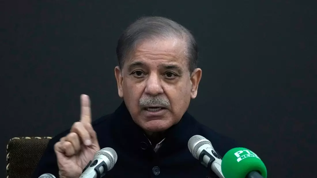 Shehbaz Sharif soll die neue Koalitionsregierung in Pakistan anführen. - Bild: K.M. Chaudary/AP/dpa