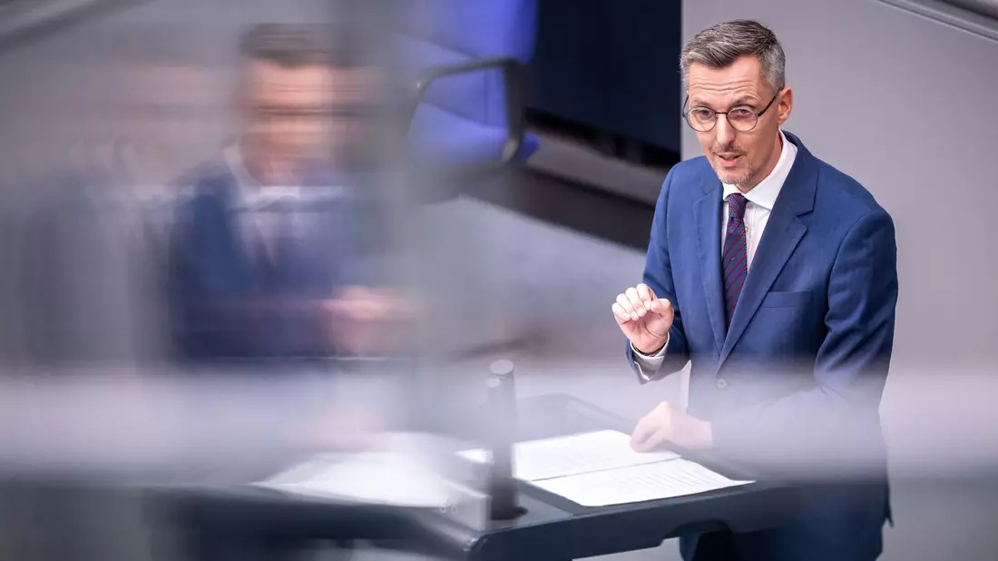 Lars Castellucci (SPD) leitet den Innenausschuss seit Januar 2022 geschäftsführend, da es bisher keine Mehrheit für einen AfD-Politiker gab. - Bild: Michael Kappeler/dpa