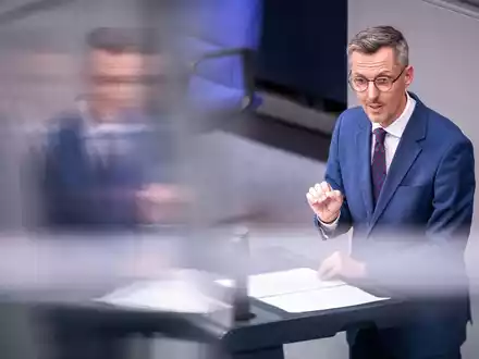 Lars Castellucci (SPD) leitet den Innenausschuss seit Januar 2022 geschäftsführend, da es bisher keine Mehrheit für einen AfD-Politiker gab. - Foto: Michael Kappeler/dpa