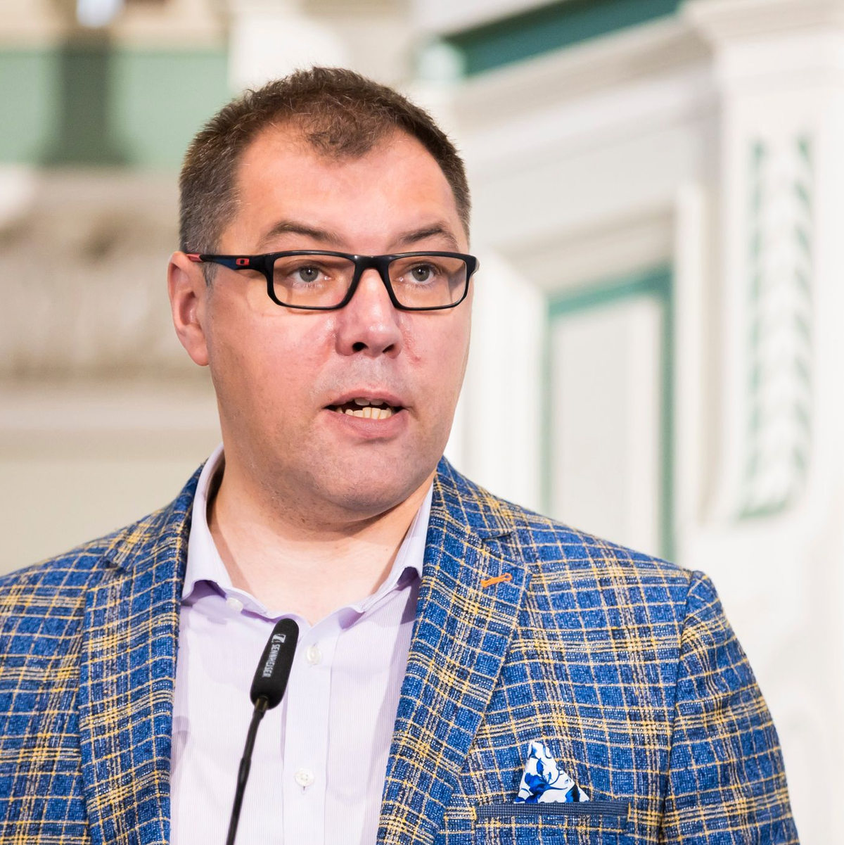 Trotz des Zögerns bei der Lieferung von Taurus-Marschflugkörpern lobt der ukrainische Botschafter Oleksii Makeiev die Ukraine-Hilfe der Bundesregierung. - Foto: Christoph Soeder/dpa