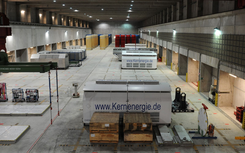 Nach jahrelangem Streit um den Standort Gorleben war der Salzstock im Landkreis Lüchow-Dannenberg im Jahr 2020 aus der Endlagersuche für Atommüll herausgefallen - er bleibt aber noch lange Atommüllstandort. - Foto: Julian Stratenschulte/dpa Nach jahrelangem Streit um den Standort Gorleben war der Salzstock im Landkreis Lüchow-Dannenberg im Jahr 2020 aus der Endlagersuche für Atommüll herausgefallen - er bleibt aber noch lange Atommüllstandort. - Foto: Julian Stratenschulte/dpa