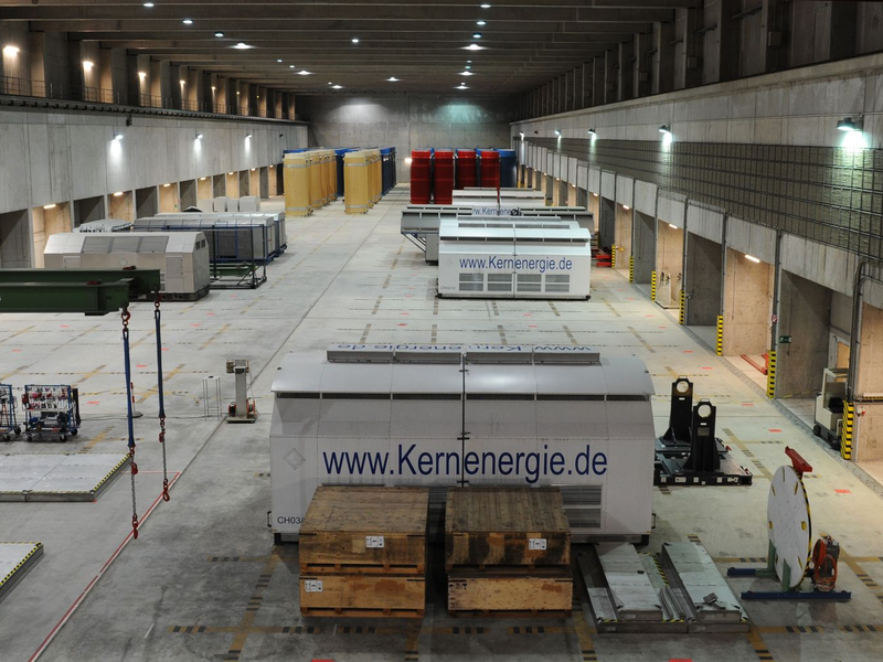 Nach jahrelangem Streit um den Standort Gorleben war der Salzstock im Landkreis Lüchow-Dannenberg im Jahr 2020 aus der Endlagersuche für Atommüll herausgefallen - er bleibt aber noch lange Atommüllstandort. - Foto: Julian Stratenschulte/dpa